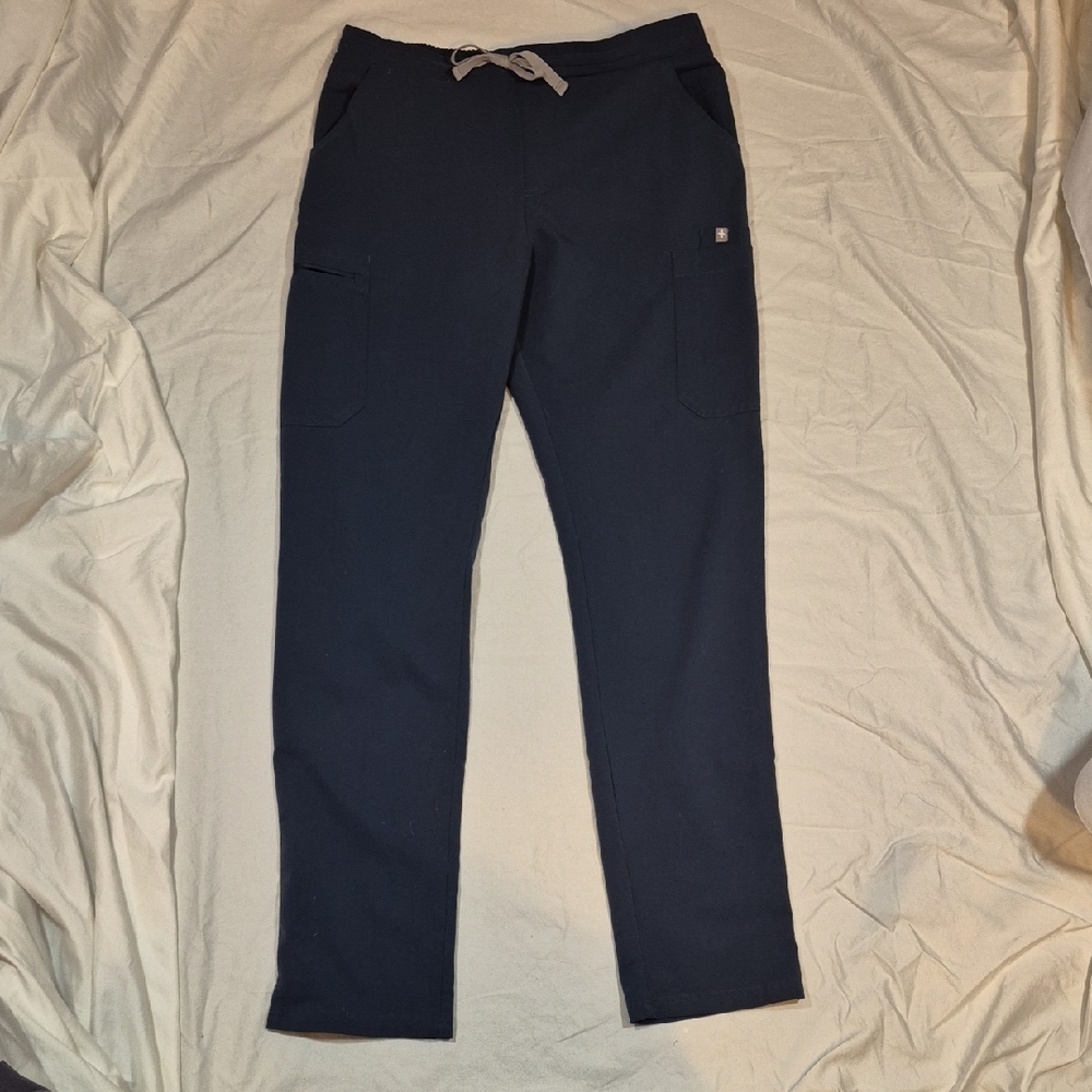 M/T Dark Harbour Yola Style FIGS Scrub Pants, Women's.